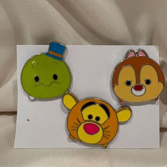 Disney Tsum Tsum Jiminy Cricket, Tigger, and Dale Collectible Trading Pins EUC - Picture 1 of 4
